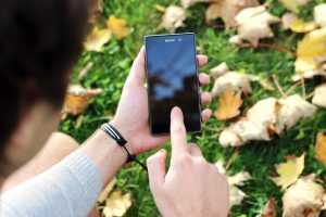 Home Smartphone met Facebook meldingen - zet die meldingen nu gewoon uit om je aandacht terug te winnen