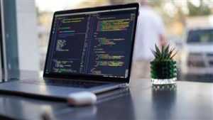 Home Illustratie van moderne werkplek met AFAS bedrijfssoftware voor administratie automatisering
