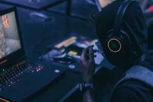 Home Vergelijking game laptop en handheld game console voor onderweg gamen met voor- en nadelen