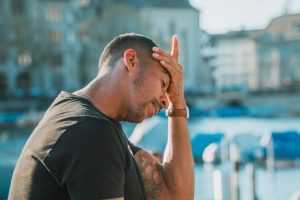 Home Visualisatie van hoe stress van invloed kan zijn op het gewicht door cortisol en eetgedrag