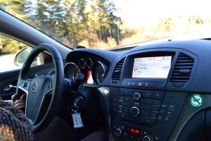 Home Rijlessen in Hoensbroek met professionele rijinstructeur in auto