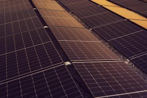 Home Zonne-aggregaat met zonnepanelen en batterijopslag voor duurzame stroomvoorziening op evenementen en bouwplaatsen